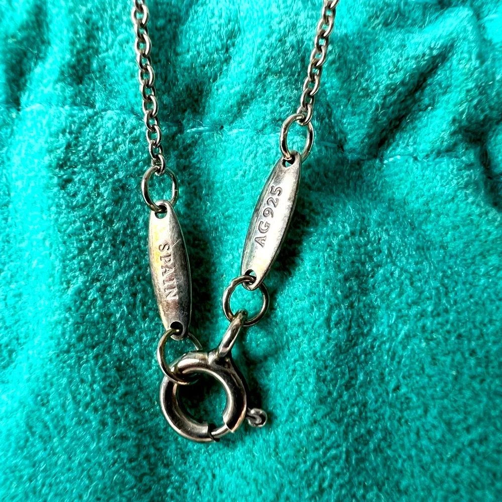 Authentic💎Tiffany & Co. Elsa Peretti 0.05 Carat Diamond - Picture 3 of 4